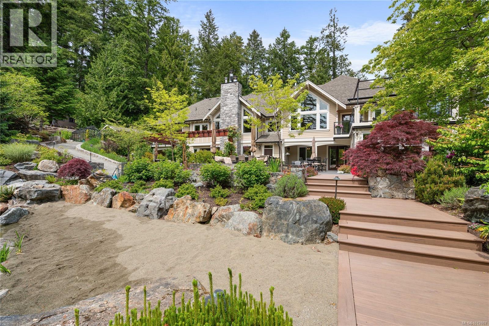Photo 8 of 441 Glendower Rd, Saanich BC