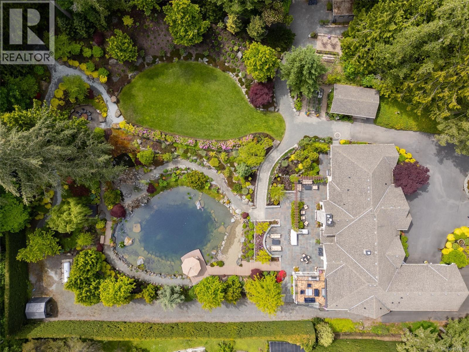 Photo 5 of 441 Glendower Rd, Saanich BC