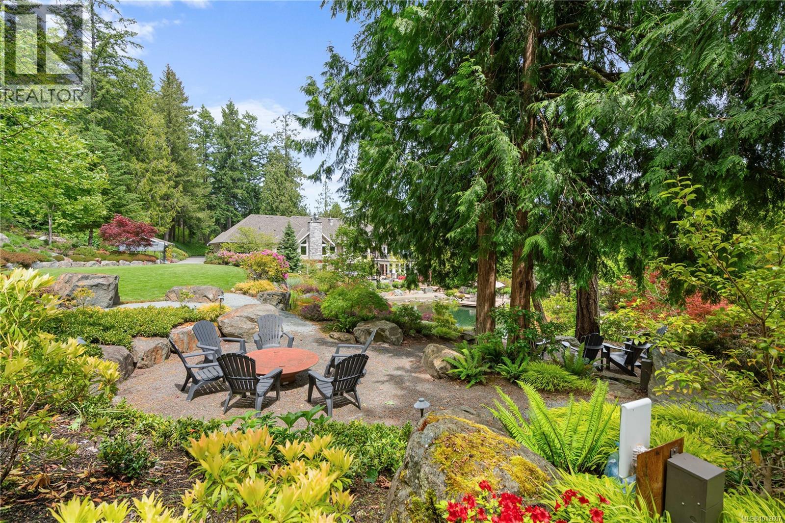 Photo 6 of 441 Glendower Rd, Saanich BC