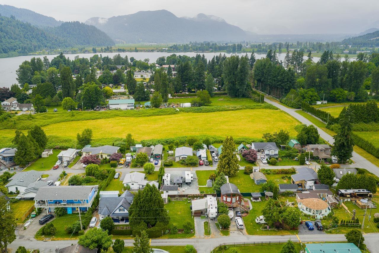 22 9053 SHOOK ROAD, Mission