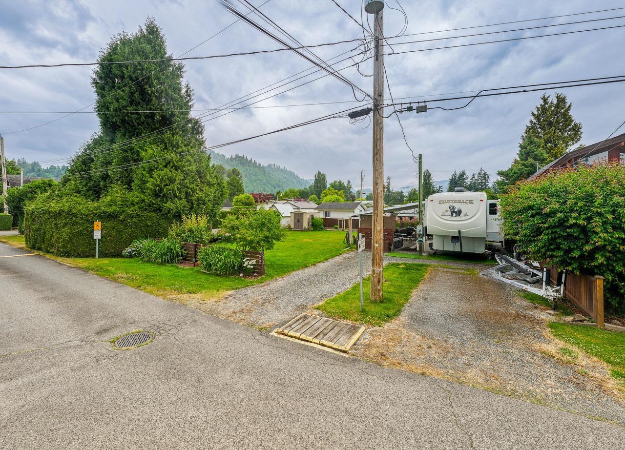 22 9053 SHOOK ROAD, Mission