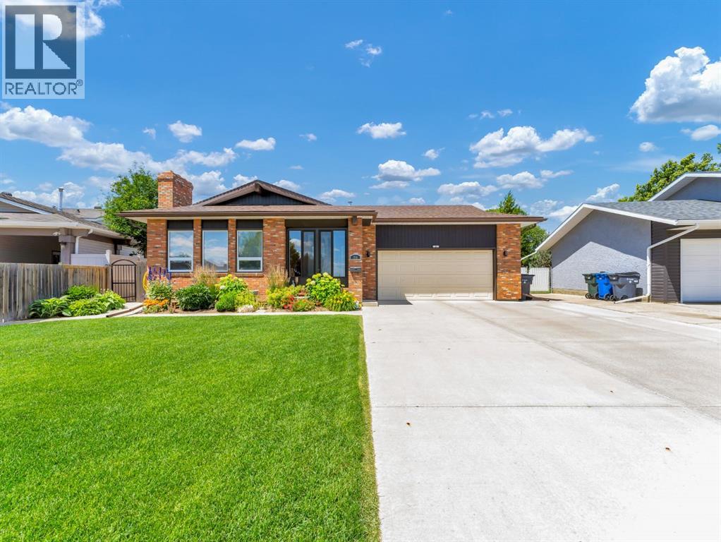 Photo 1 of 38 Rossland Crescent Se, Medicine Hat AB