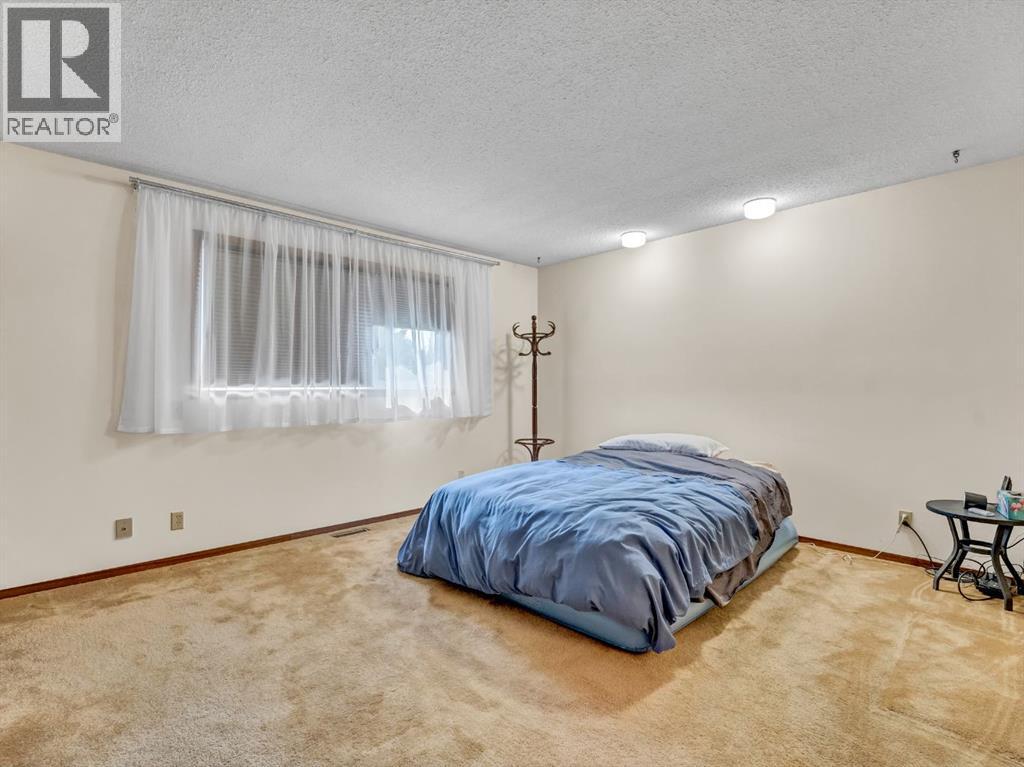 Photo 16 of 38 Rossland Crescent Se, Medicine Hat AB