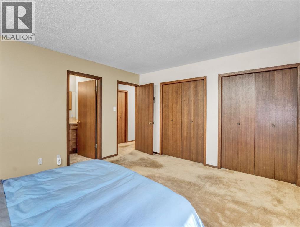 Photo 17 of 38 Rossland Crescent Se, Medicine Hat AB