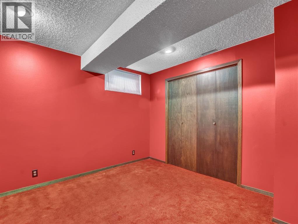 Photo 31 of 38 Rossland Crescent Se, Medicine Hat AB
