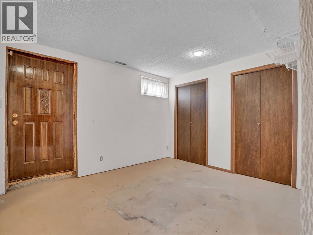 Photo 34 of 38 Rossland Crescent Se, Medicine Hat AB