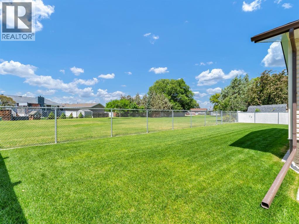 Photo 36 of 38 Rossland Crescent Se, Medicine Hat AB