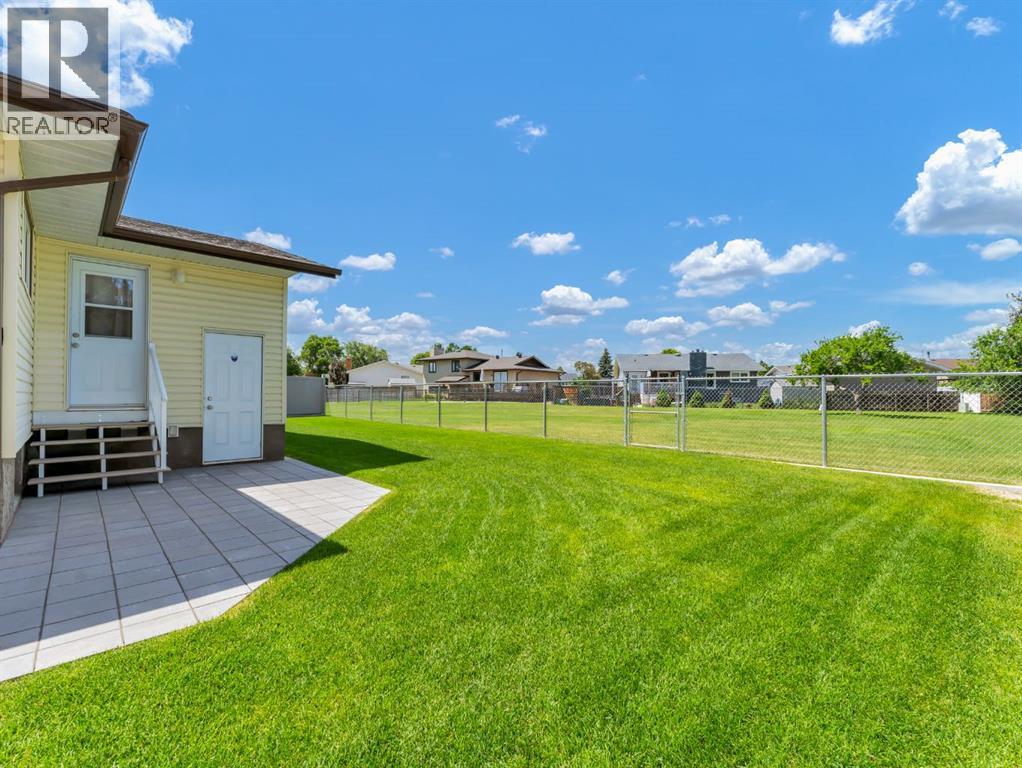 Photo 41 of 38 Rossland Crescent Se, Medicine Hat AB