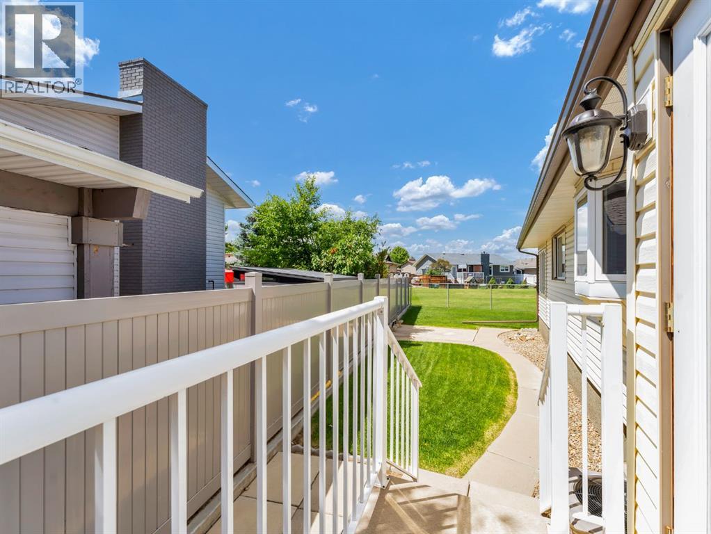Photo 45 of 38 Rossland Crescent Se, Medicine Hat AB