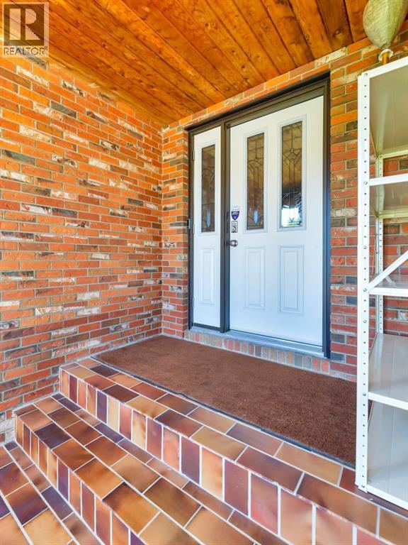 Photo 5 of 38 Rossland Crescent Se, Medicine Hat AB