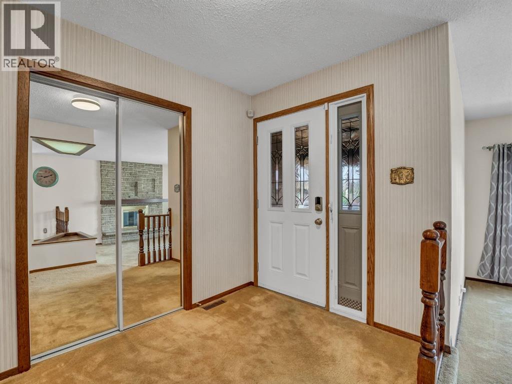 Photo 8 of 38 Rossland Crescent Se, Medicine Hat AB