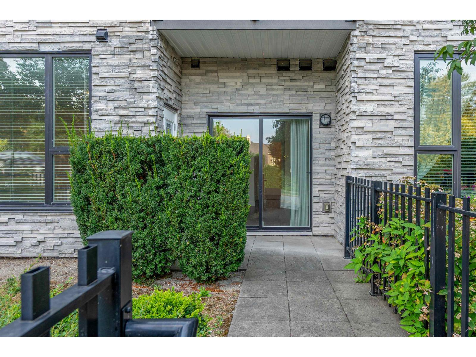 Photo 1 of 103 9983 Barnston Drive, Surrey BC