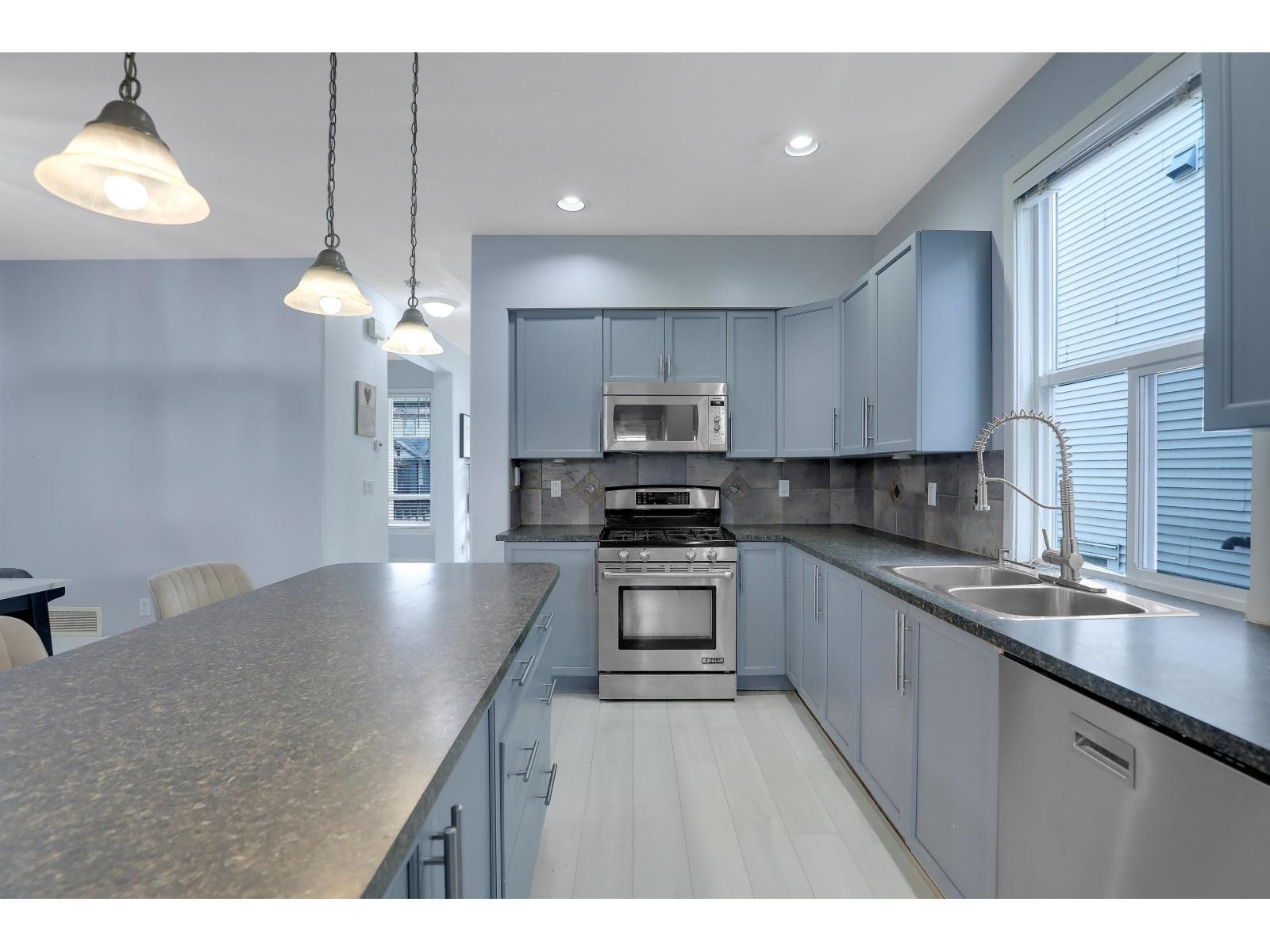 Photo 11 of 16515 60 Avenue, Surrey BC