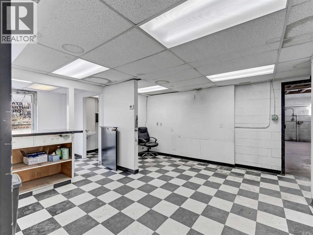 Photo 16 of 1137 1139 Kingsway Avenue Se, Medicine Hat AB