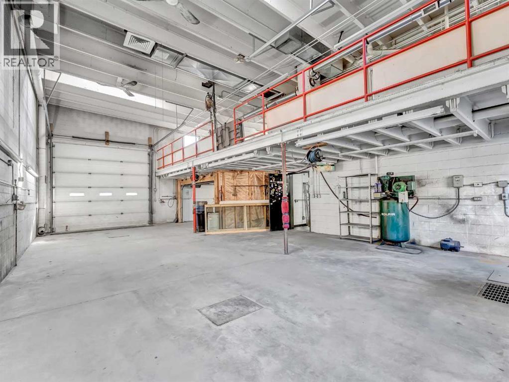 Photo 21 of 1137 1139 Kingsway Avenue Se, Medicine Hat AB