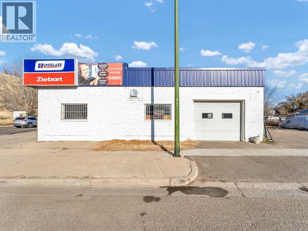 Photo 34 of 1137 1139 Kingsway Avenue Se, Medicine Hat AB