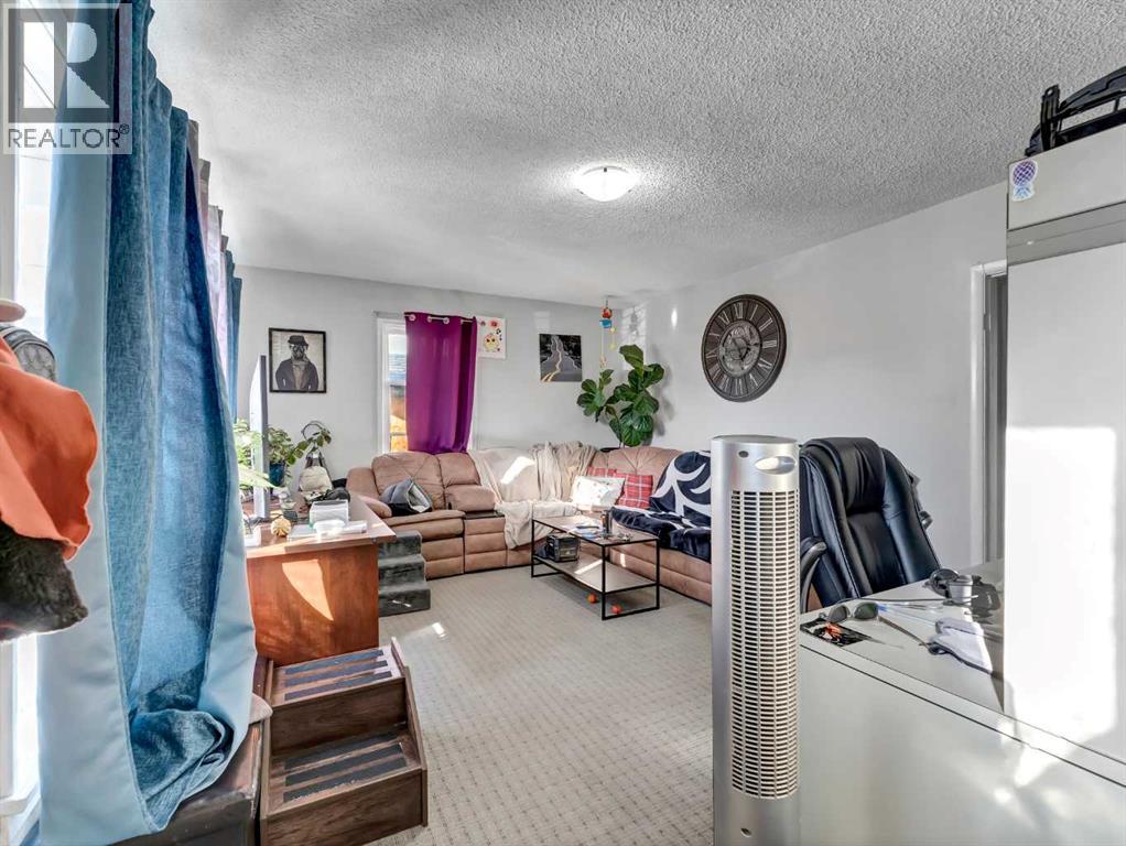Photo 40 of 1137 1139 Kingsway Avenue Se, Medicine Hat AB
