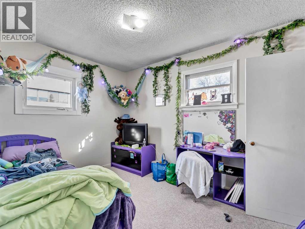 Photo 42 of 1137 1139 Kingsway Avenue Se, Medicine Hat AB