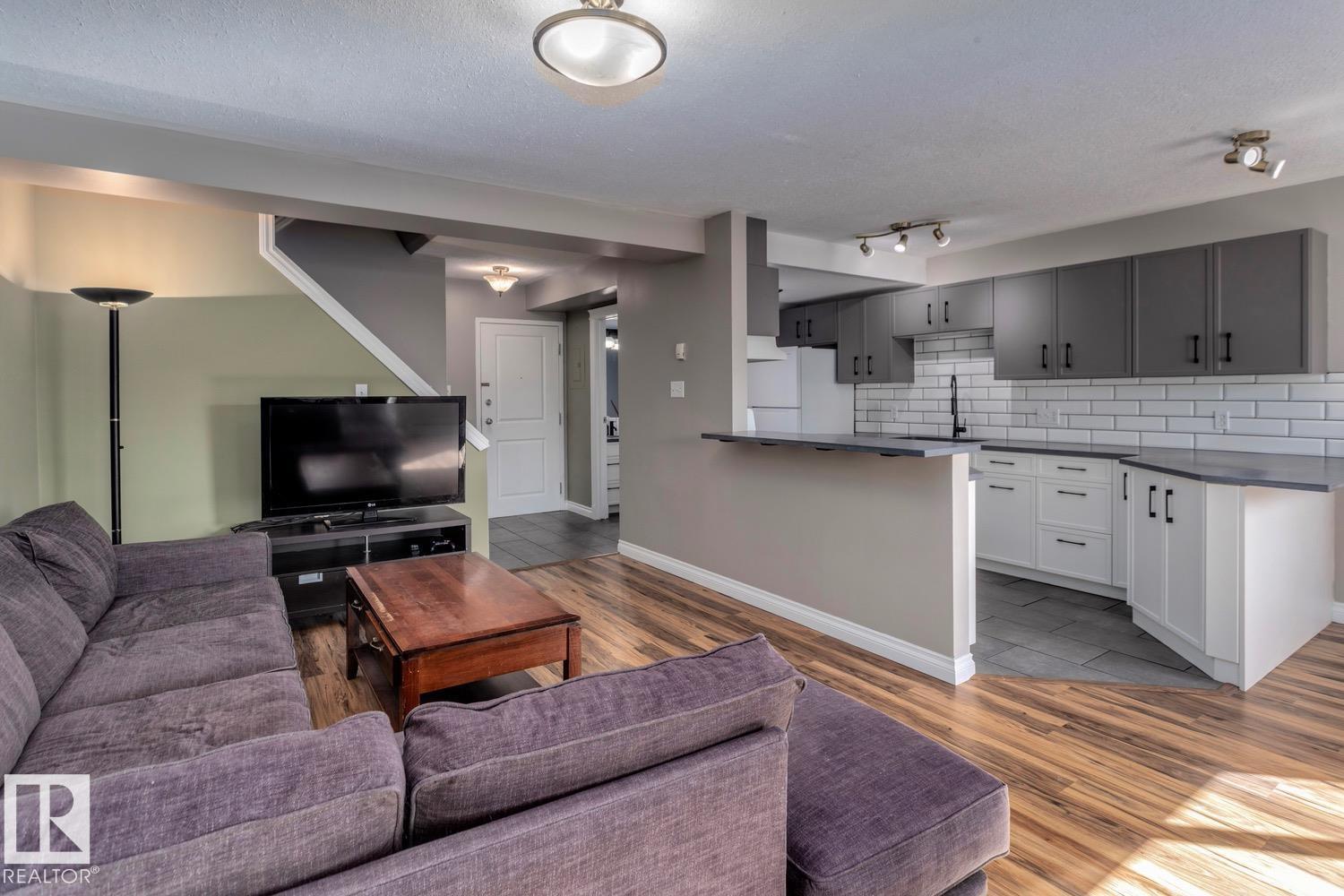 Photo 6 of 209 11033 127 St Nw, Edmonton AB
