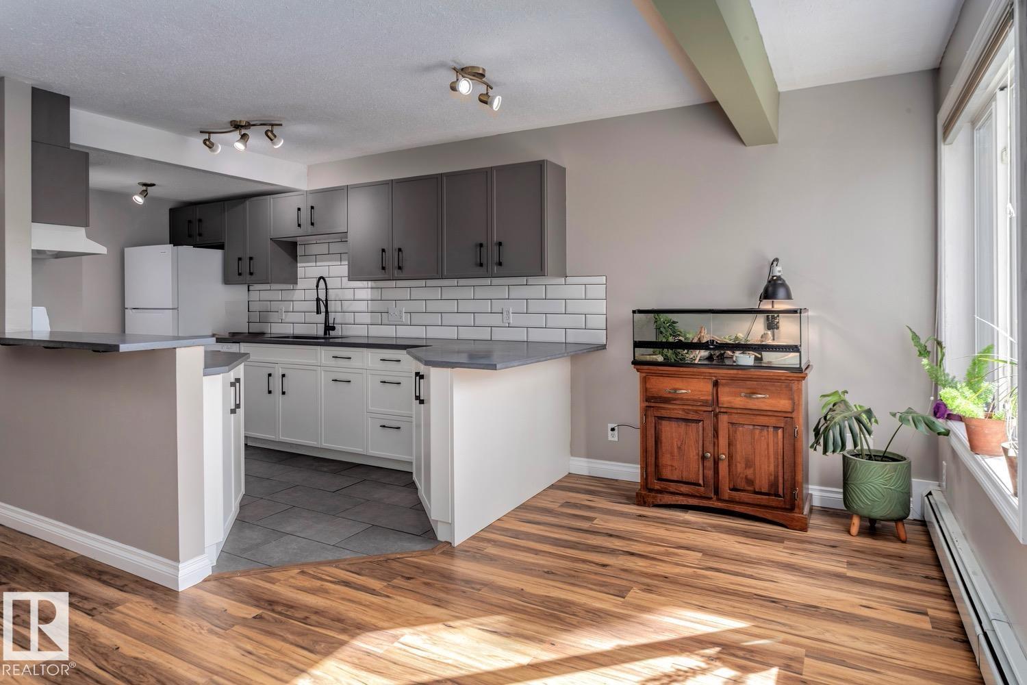 Photo 7 of 209 11033 127 St Nw, Edmonton AB
