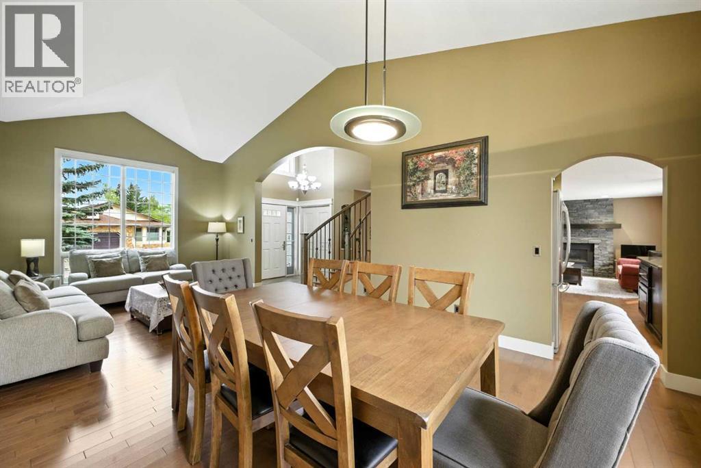 Photo 10 of 141 Edgeview Road Nw, Calgary AB