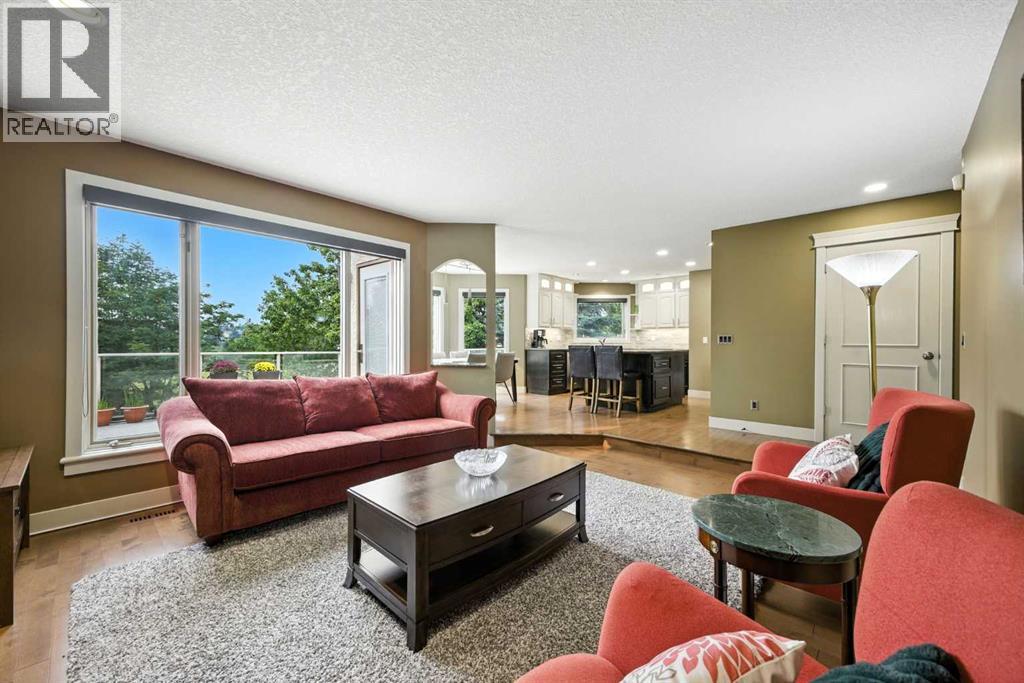 Photo 13 of 141 Edgeview Road Nw, Calgary AB