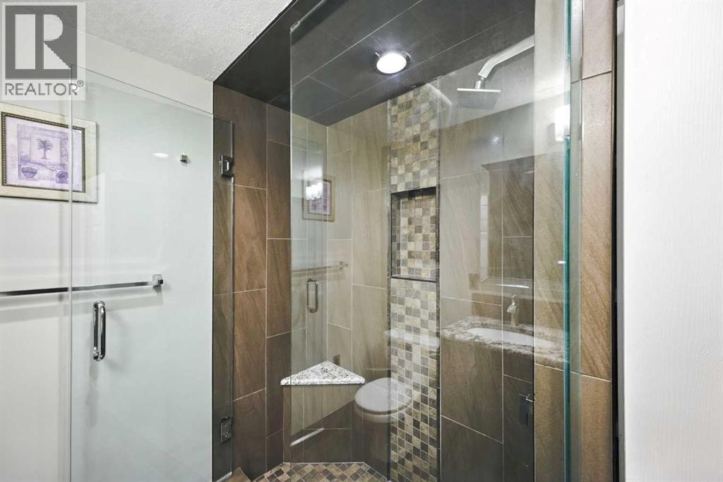 Photo 40 of 141 Edgeview Road Nw, Calgary AB