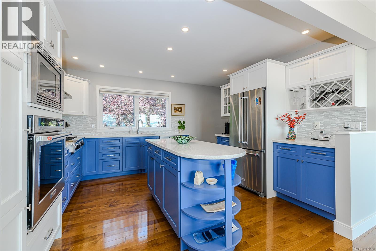 Photo 15 of 4461 Arsens Pl, Saanich BC