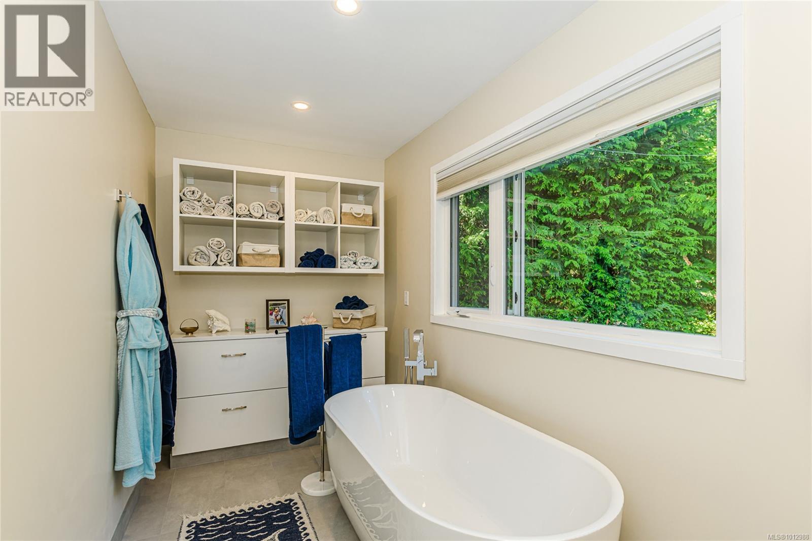 Photo 30 of 4461 Arsens Pl, Saanich BC