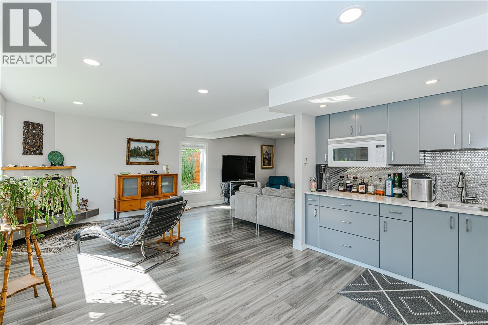 Photo 37 of 4461 Arsens Pl, Saanich BC