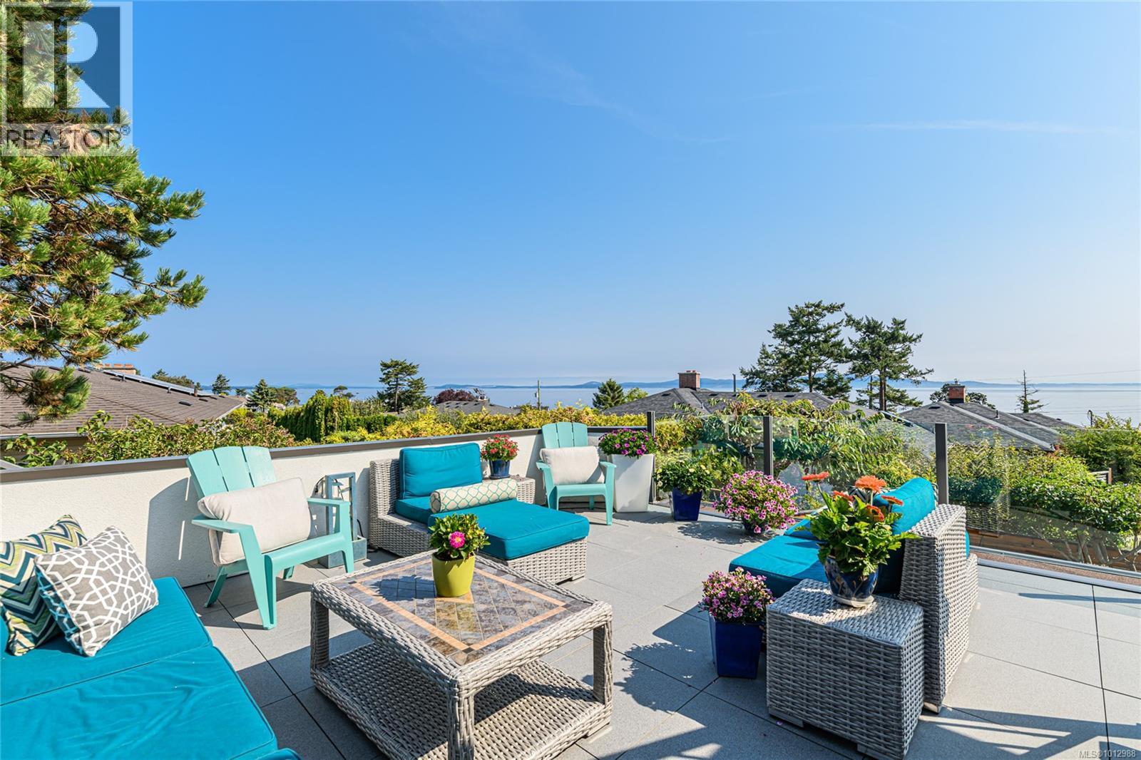 Photo 44 of 4461 Arsens Pl, Saanich BC
