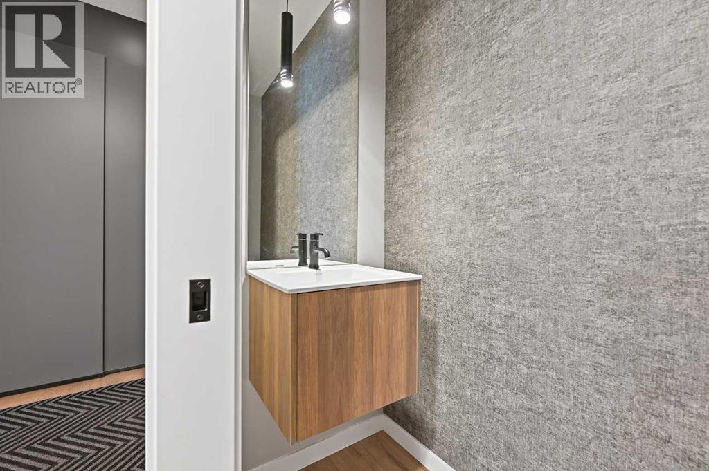 Photo 22 of 905 Cranbrook Gardens Se, Calgary AB