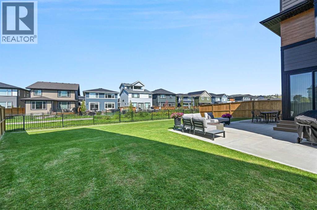 Photo 3 of 905 Cranbrook Gardens Se, Calgary AB