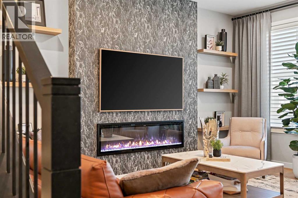Photo 8 of 905 Cranbrook Gardens Se, Calgary AB