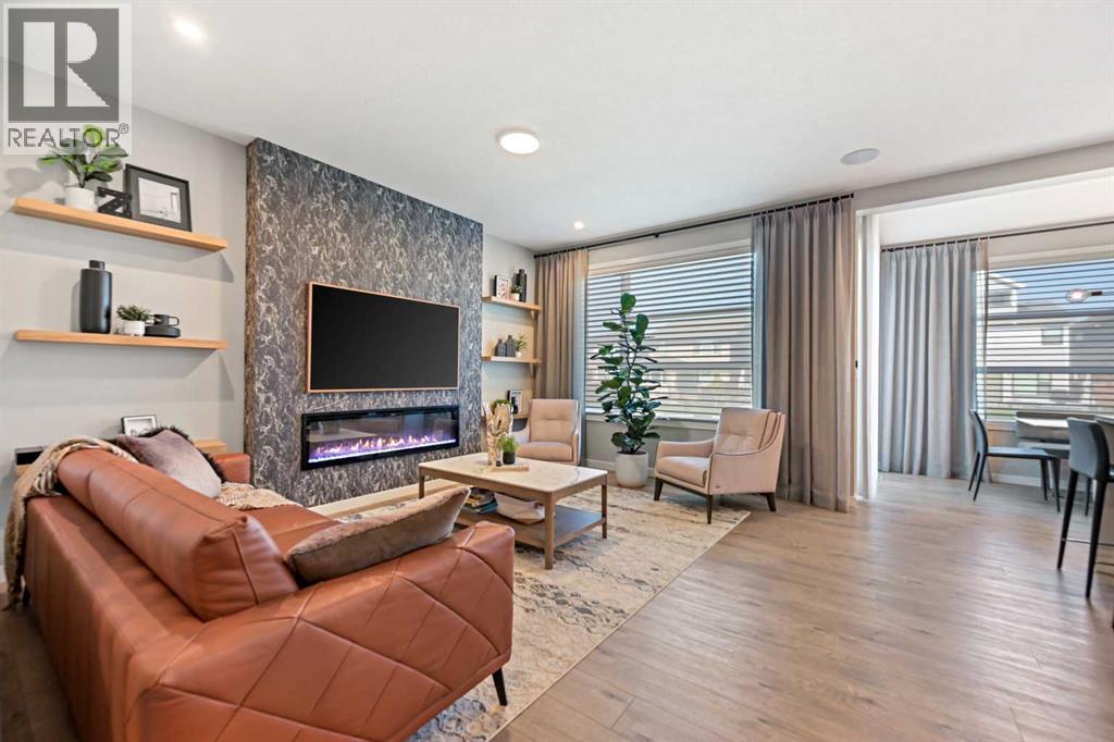 Photo 9 of 905 Cranbrook Gardens Se, Calgary AB