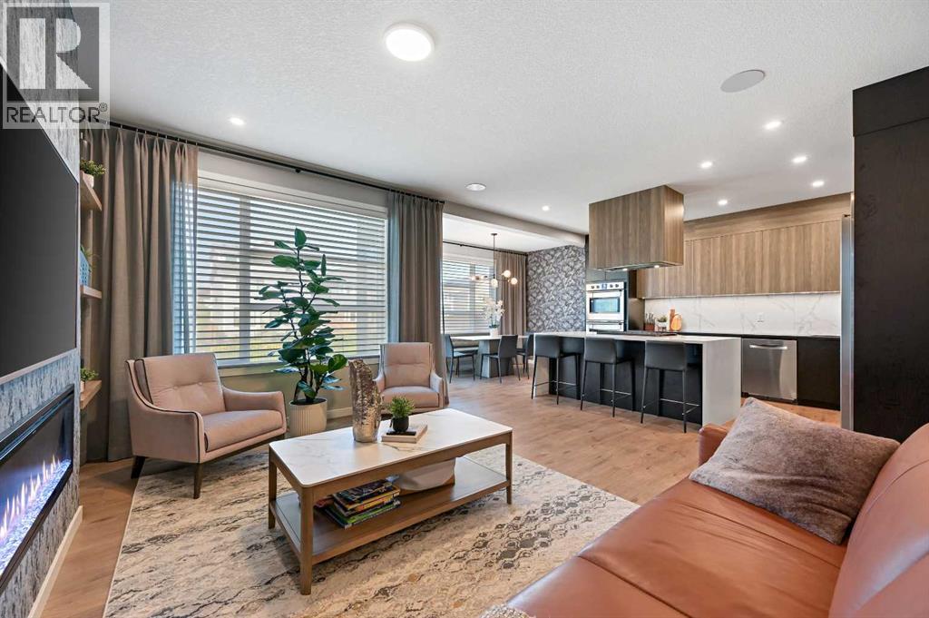 Photo 16 of 905 Cranbrook Gardens Se, Calgary AB