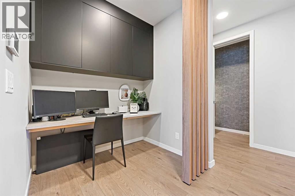 Photo 24 of 905 Cranbrook Gardens Se, Calgary AB