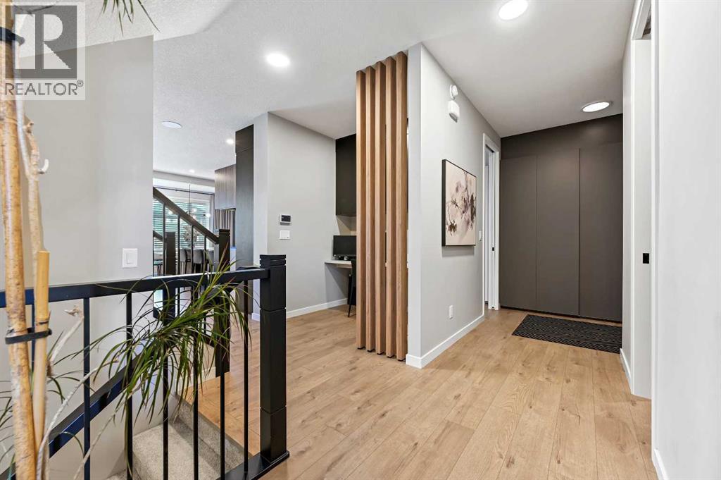 Photo 27 of 905 Cranbrook Gardens Se, Calgary AB
