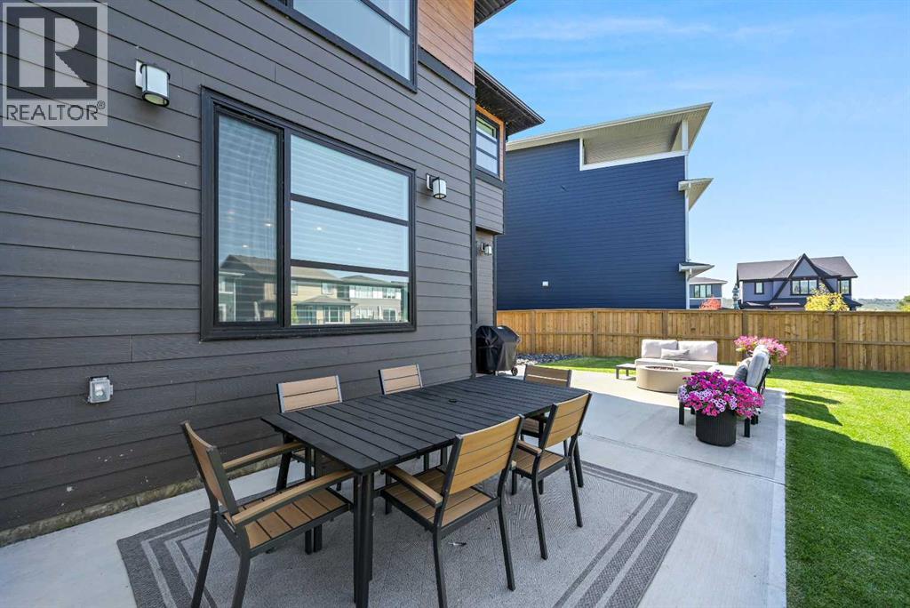 Photo 7 of 905 Cranbrook Gardens Se, Calgary AB