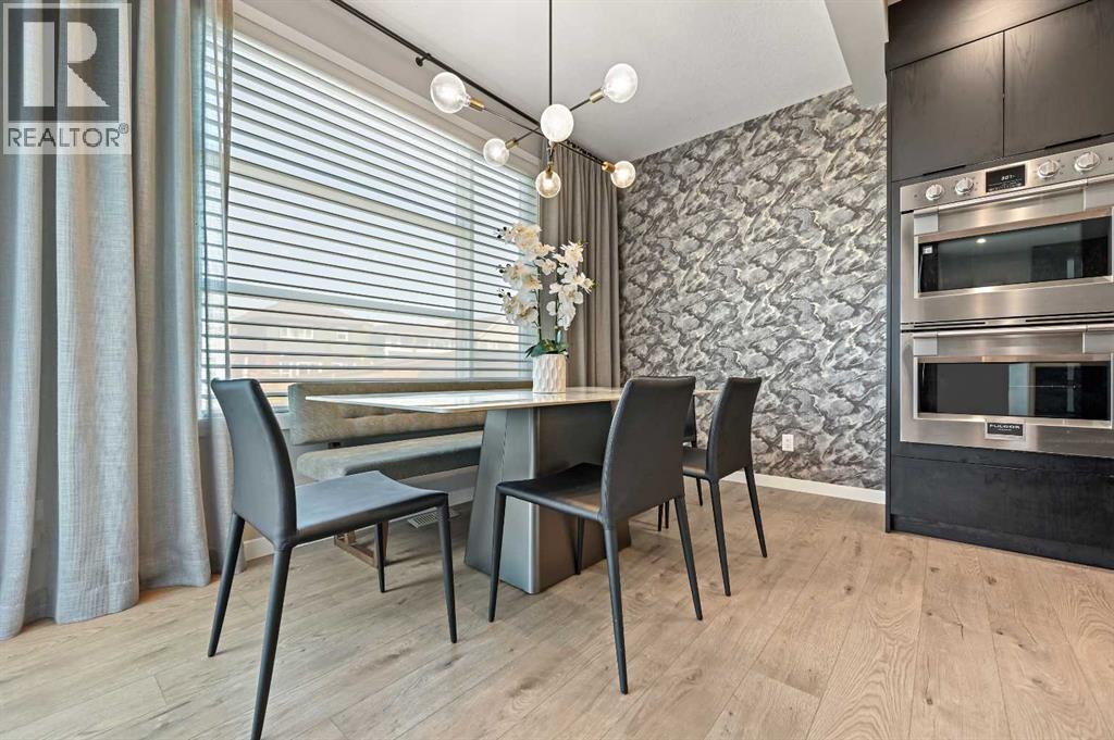 Photo 13 of 905 Cranbrook Gardens Se, Calgary AB