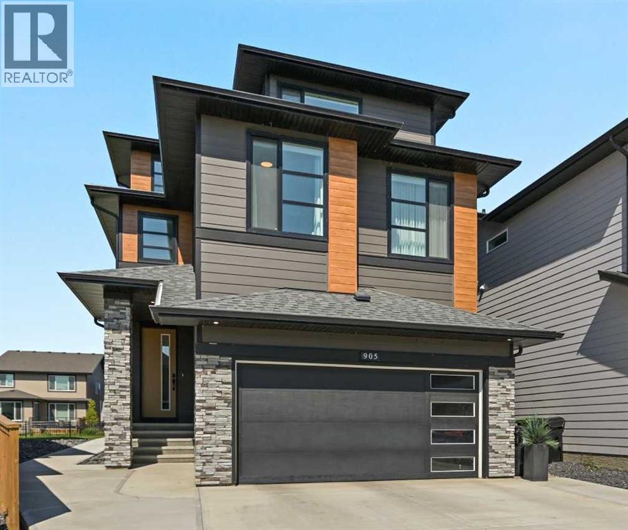 Photo 1 of 905 Cranbrook Gardens Se, Calgary AB
