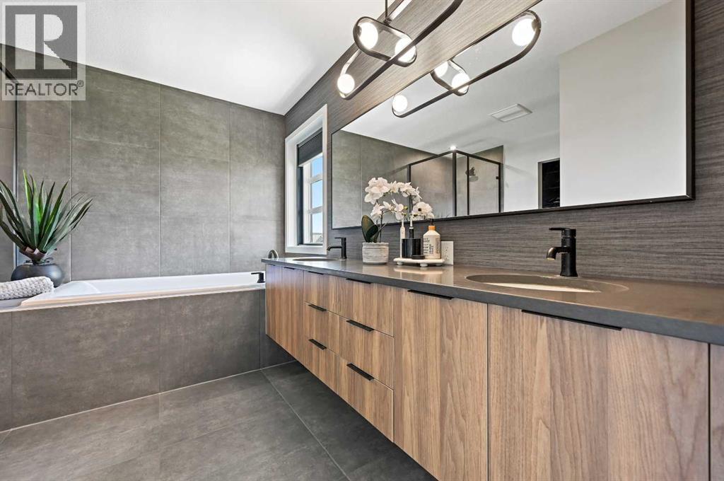Photo 38 of 905 Cranbrook Gardens Se, Calgary AB