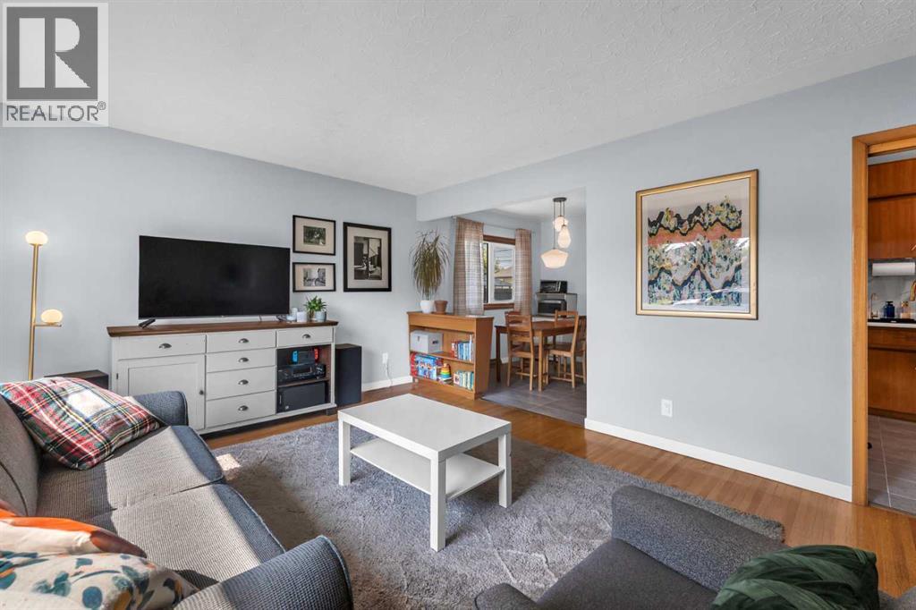 Photo 7 of 120 A 27 Avenue Ne, Calgary AB