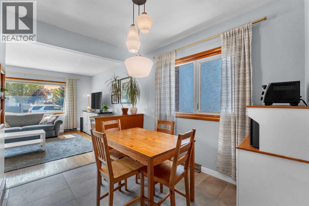 Photo 9 of 120 A 27 Avenue Ne, Calgary AB