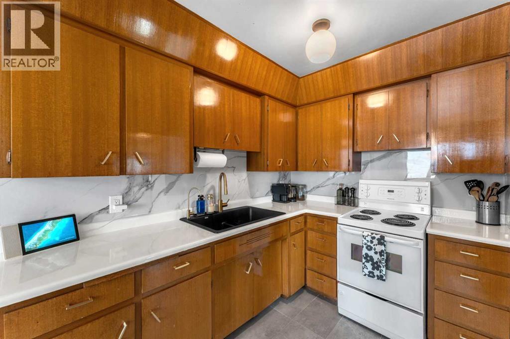 Photo 14 of 120 A 27 Avenue Ne, Calgary AB