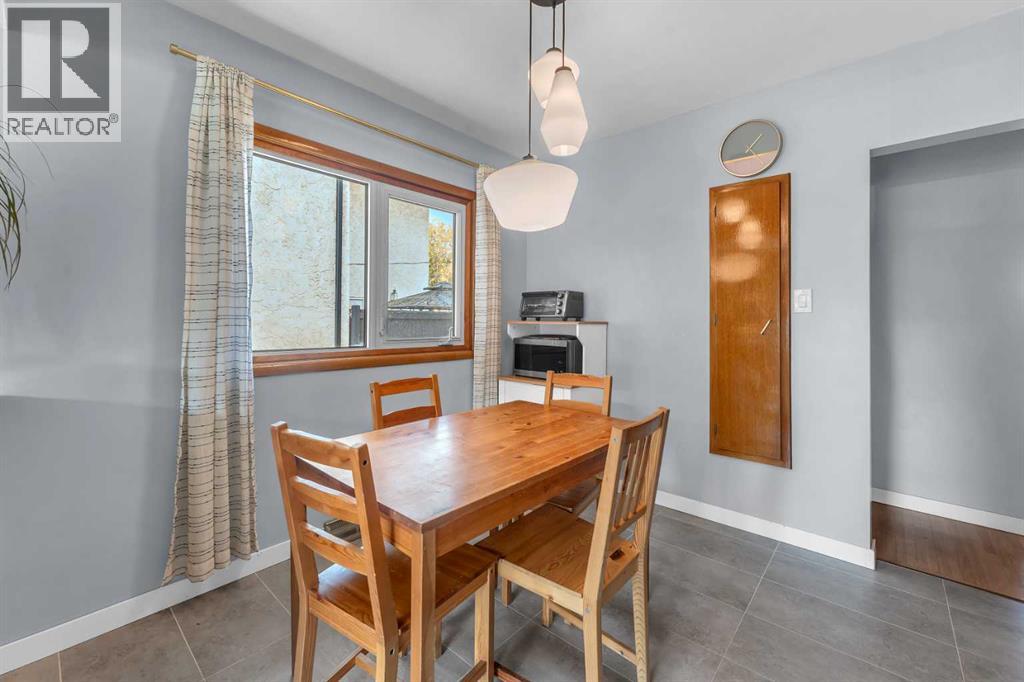 Photo 10 of 120 A 27 Avenue Ne, Calgary AB
