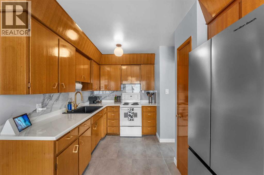 Photo 13 of 120 A 27 Avenue Ne, Calgary AB