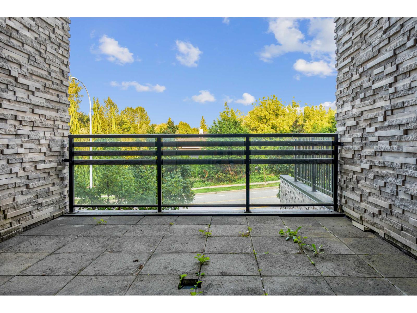 Photo 6 of 204 9983 Barnston Drive, Surrey BC