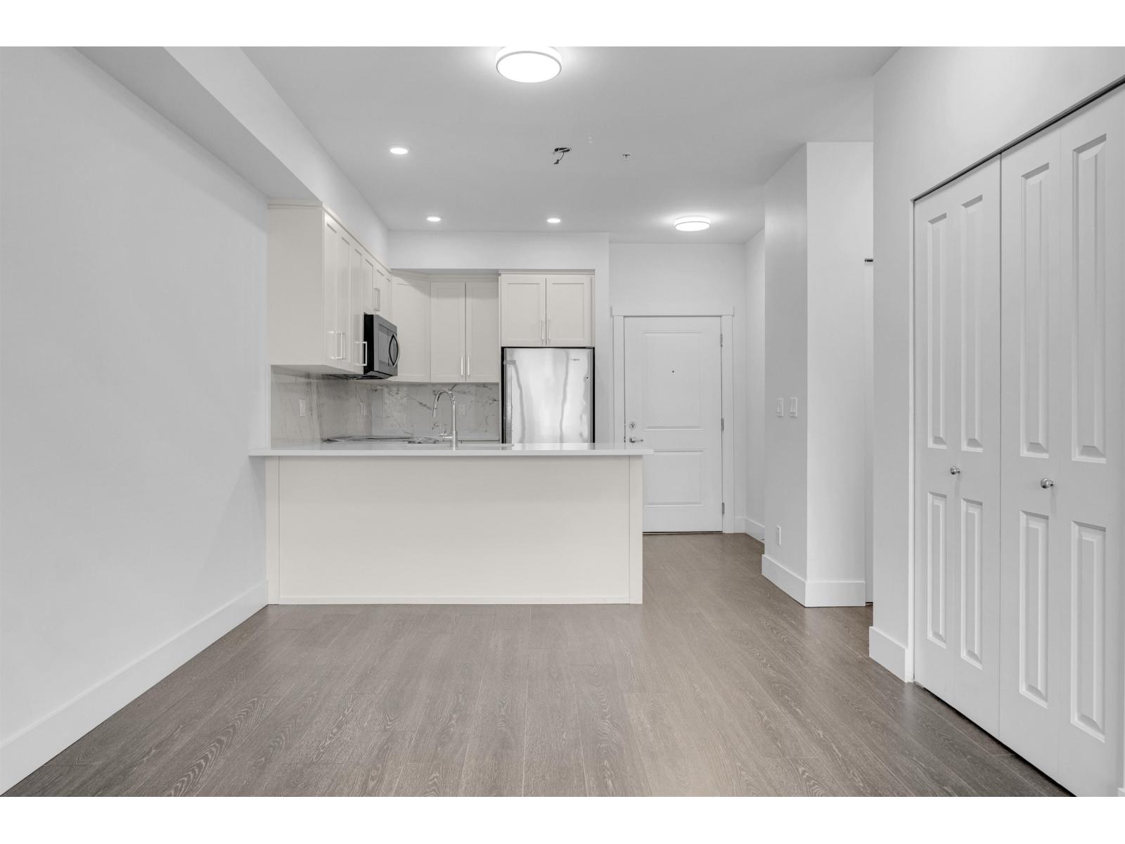 Photo 20 of 204 9983 Barnston Drive, Surrey BC