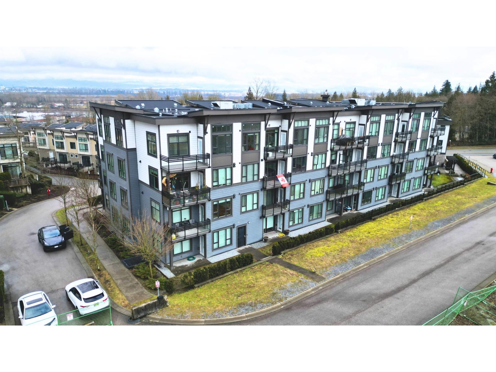 Photo 27 of 204 9983 Barnston Drive, Surrey BC